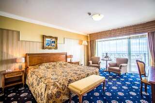 Отель Hotel Palace Marina Dinevi Свети-Влас Двухместный номер с 1 кроватью с видом на море-1